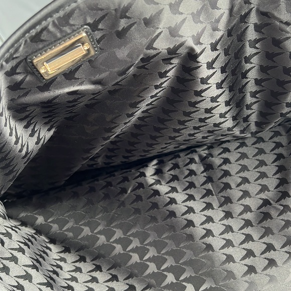 New Lo & Sons 15” Seville Shell in Dk Grey Perforated Saffiano Leather - Picture 4 of 6